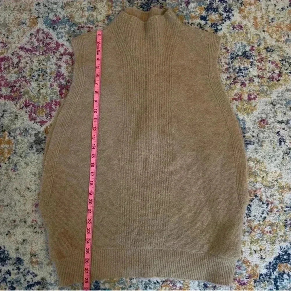 Banana Republic Women’s Tan Mock Neck Wool Alpaca Blend Sweater Vest Size Large - Picture 8 of 9